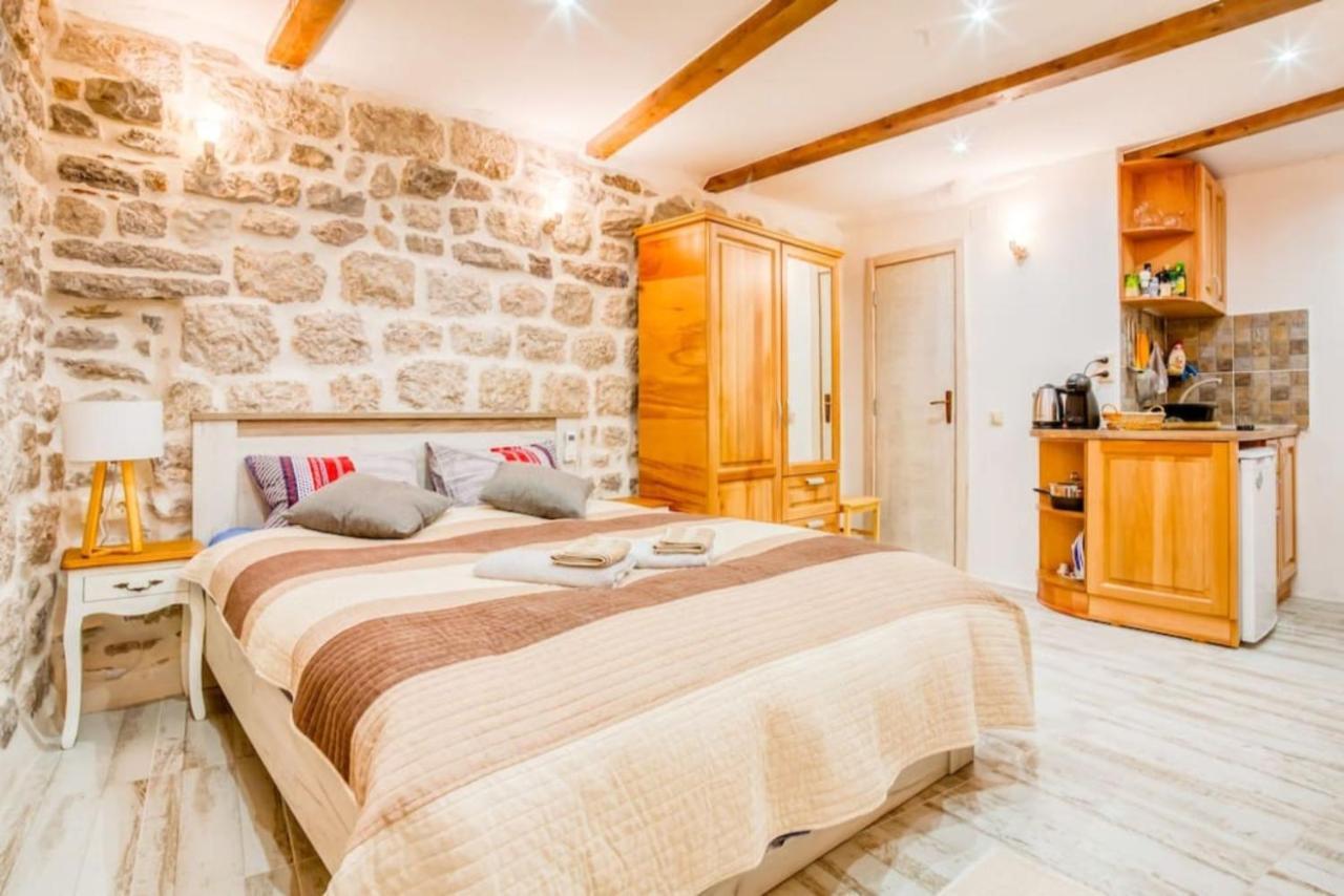 Kotor Bagus - Cozy Boutique Old Town Studio With Seaview Terrace Экстерьер фото